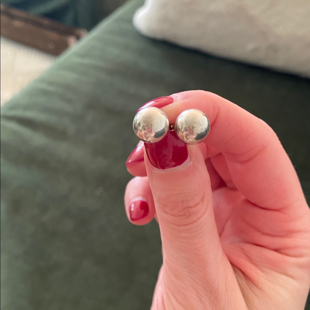 Elegant Tiffany and Co silver ball Stud Earrings